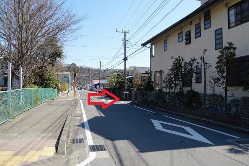 相模金子駅方面から見た入口